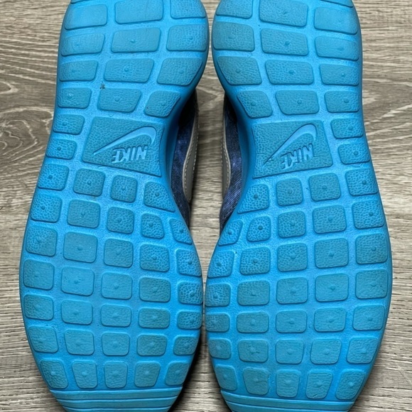 Nike roshe run women’s sneakers - Picture 5 of 8